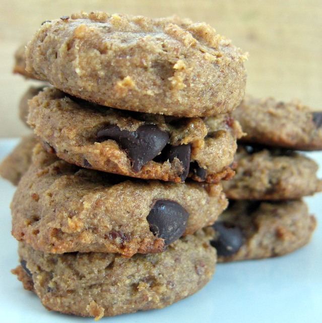 Date-sweetened Peanut Butter Fudge Cookies